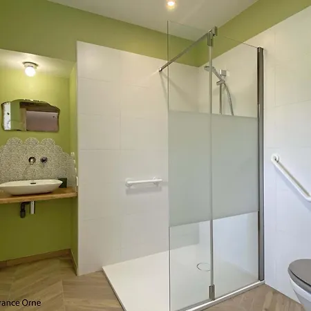 Familial De Charme Pour 13 Pers. Avec Cheminee Historique, Terrasse, Jardin Et 3 Salles D'eau. - Fr-1-497-209 La Mesniere