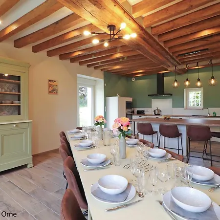 Familial De Charme Pour 13 Pers. Avec Cheminee Historique, Terrasse, Jardin Et 3 Salles D'eau. - Fr-1-497-209 * La Mesniere