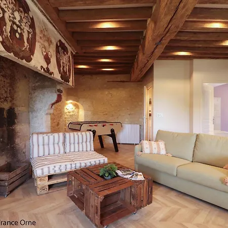 Familial De Charme Pour 13 Pers. Avec Cheminee Historique, Terrasse, Jardin Et 3 Salles D'eau. - Fr-1-497-209 * La Mesniere